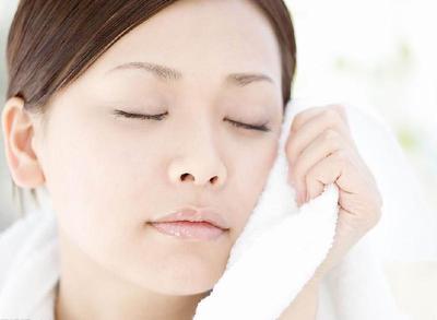 粉刺常来侵犯颜值，是谁在搞鬼?