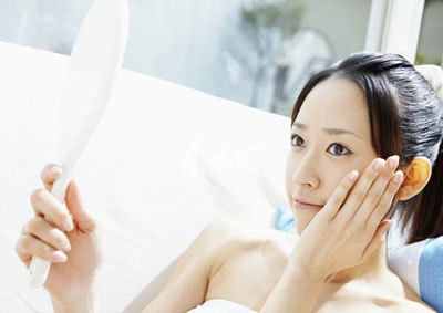 　换季长痘痘怎么办?学会这些招和痘痘说拜拜