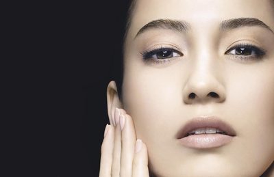 痘痘里面挤出来的东西是什么?怎么治疗痘痘?