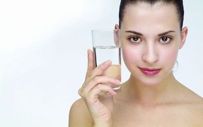 祛痘印小窍门，让你祛痘不留＂印＂象!