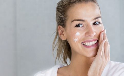 基础保养方法有哪些?这样做让肌肤水润又亮白