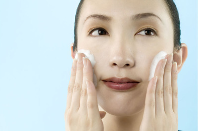 嘴周长痘怎么治?教你直击根源消除痘痘!